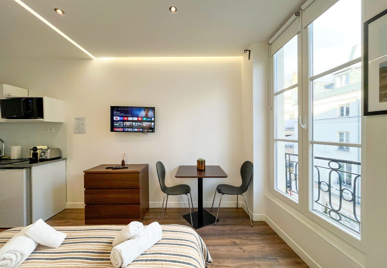 Studio in Paris - 208 - 249 Saint Denis