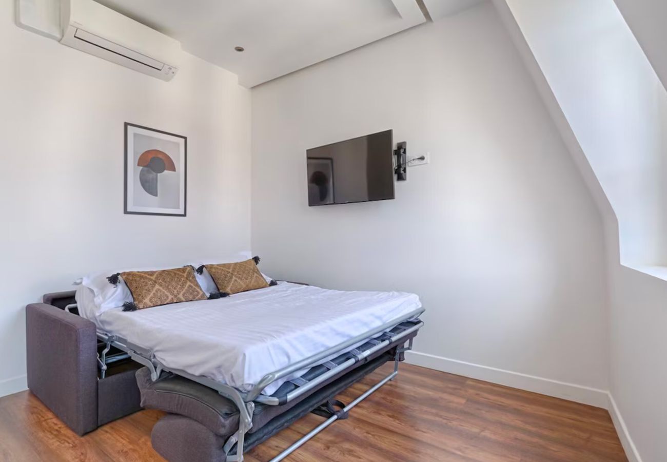 Studio in Paris - 211 - 249 Saint Denis