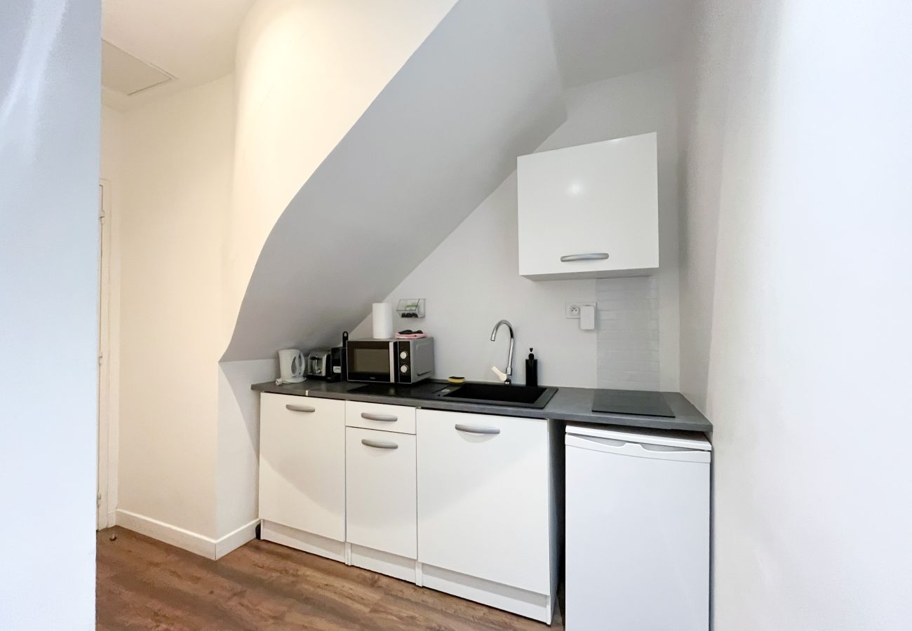 Studio in Paris - 211 - 249 Saint Denis