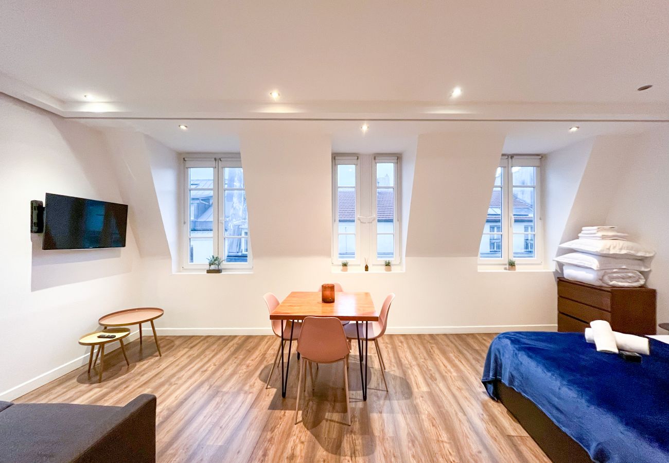 Studio in Paris - 211 - 249 Saint Denis