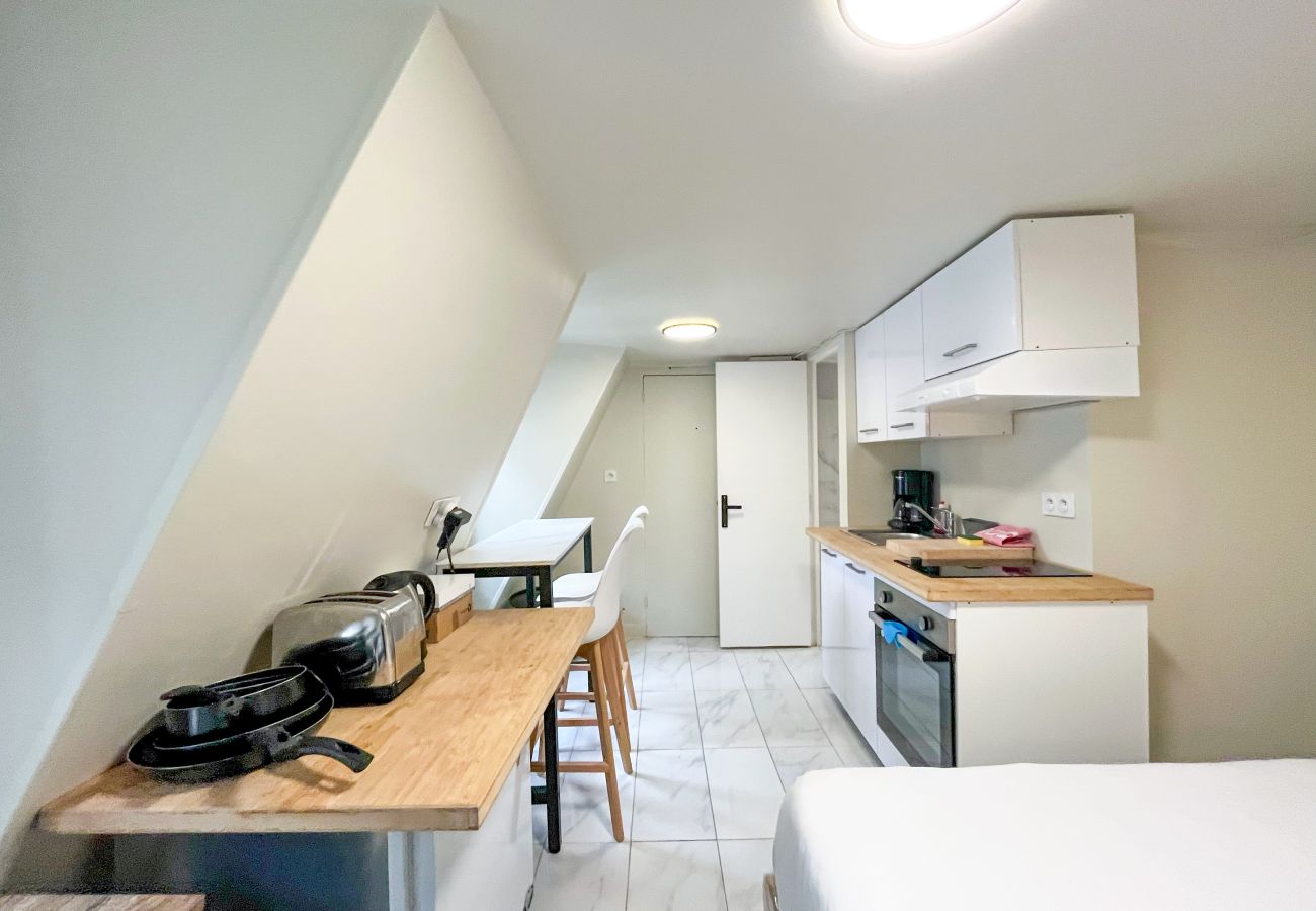 Studio in Paris - 151 - Faubourg B6