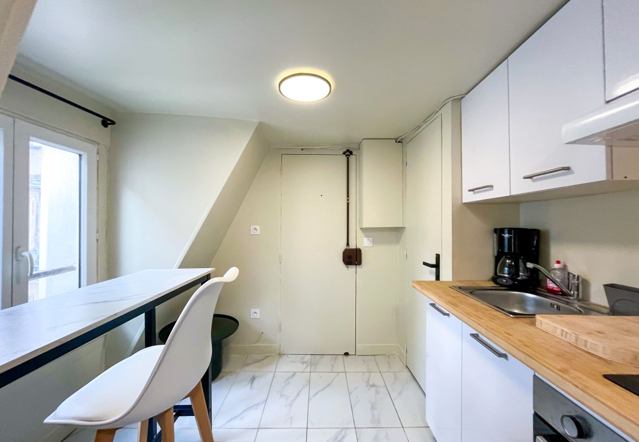 Studio in Paris - 151 - Faubourg B6