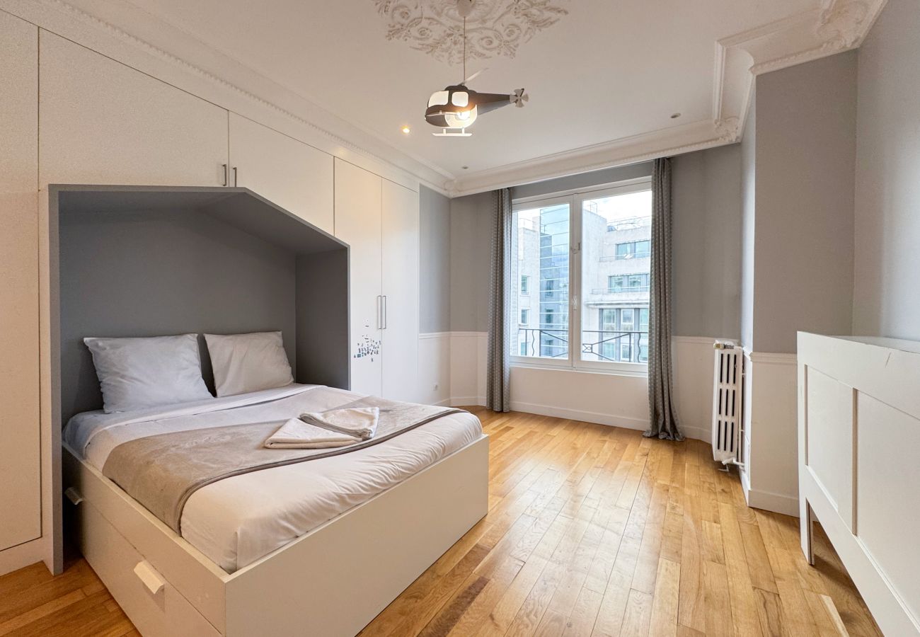 Apartment in Paris - 222 - Philibert Delorme 6p/3c